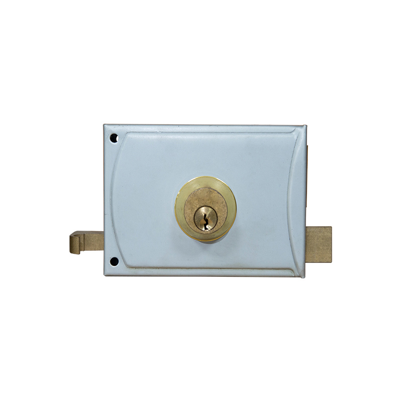 Где обычно используются накладные замки?